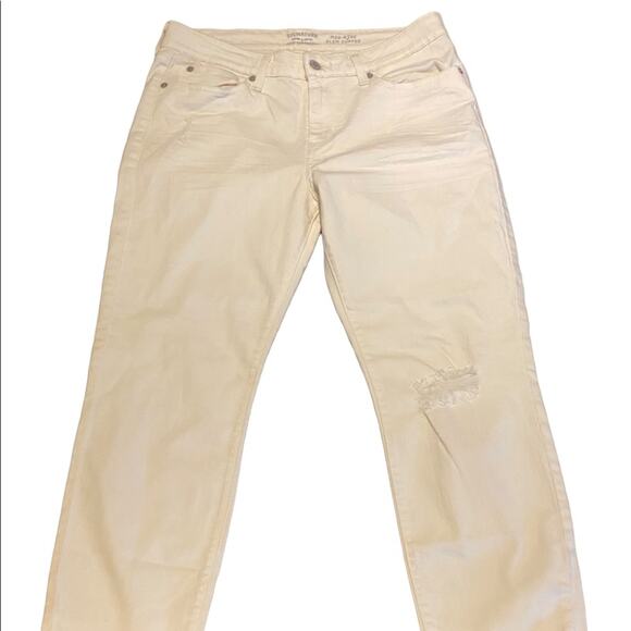 Levi’s Mid Rise Slim Cuffed Slightly Destroyed White Denim Jeans  Womens 12/31 - Picture 1 of 10
